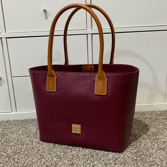 Dooney and Bourke Small Russel Tote in Cranberry Saffiano Leather - Picture 2 of 14